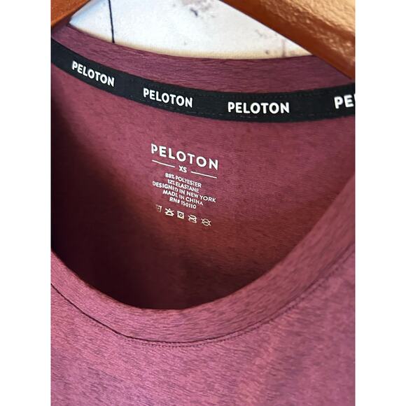 SALE!! Peloton tank top size XS extra small burgundy star detail muscle top - Picture 2 of 3